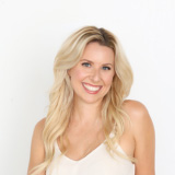 Headshot of St. Petersburg Reiki practitioner Alison Papazois